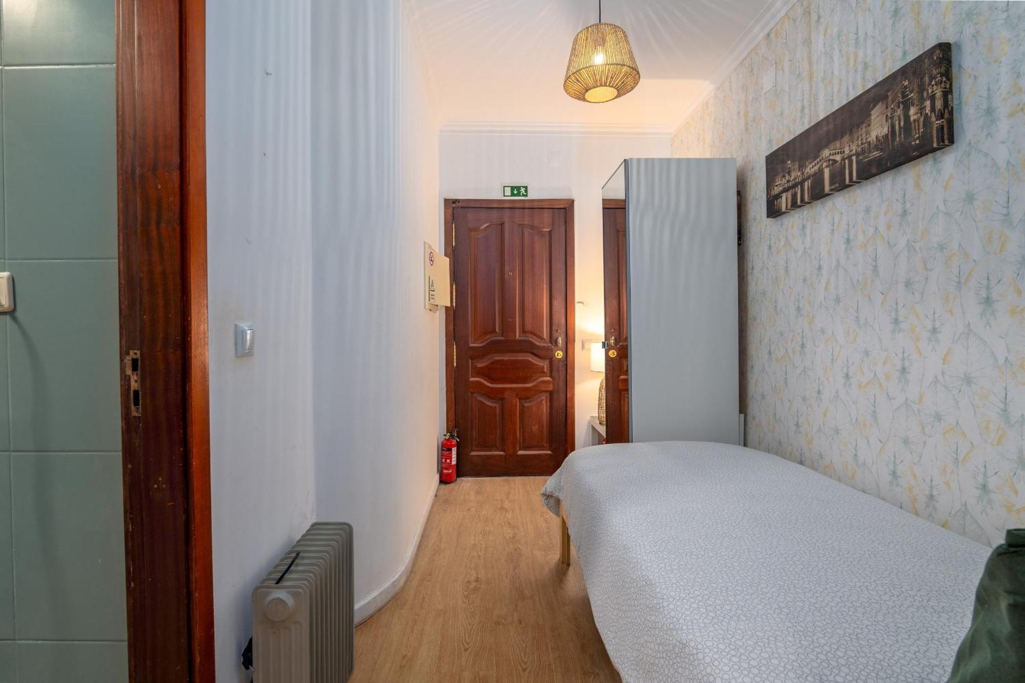 Апартаменты Renovated Feb25 Clerigos Cozy Balcony With Self Check In Порту Экстерьер фото