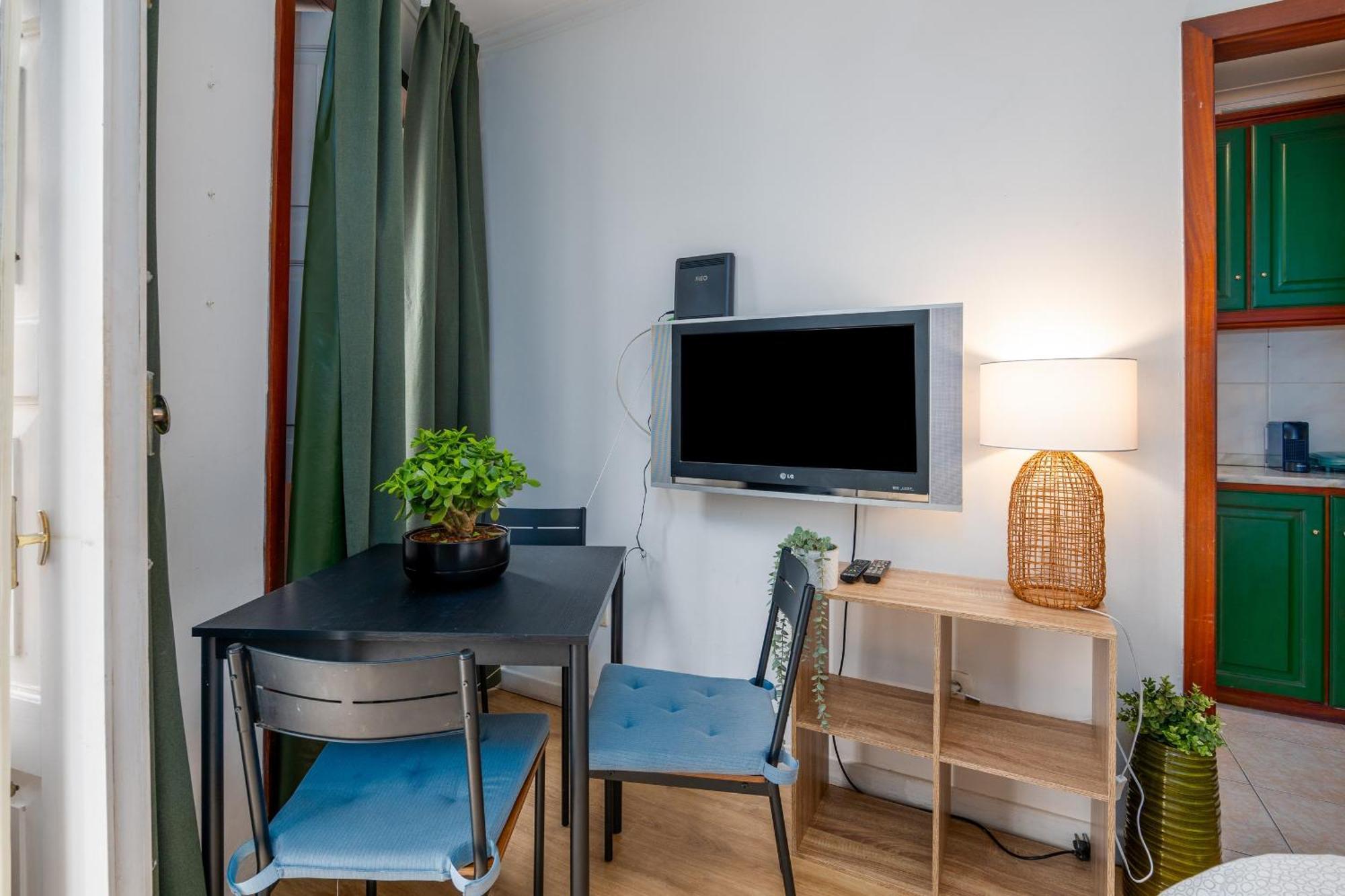 Апартаменты Renovated Feb25 Clerigos Cozy Balcony With Self Check In Порту Экстерьер фото